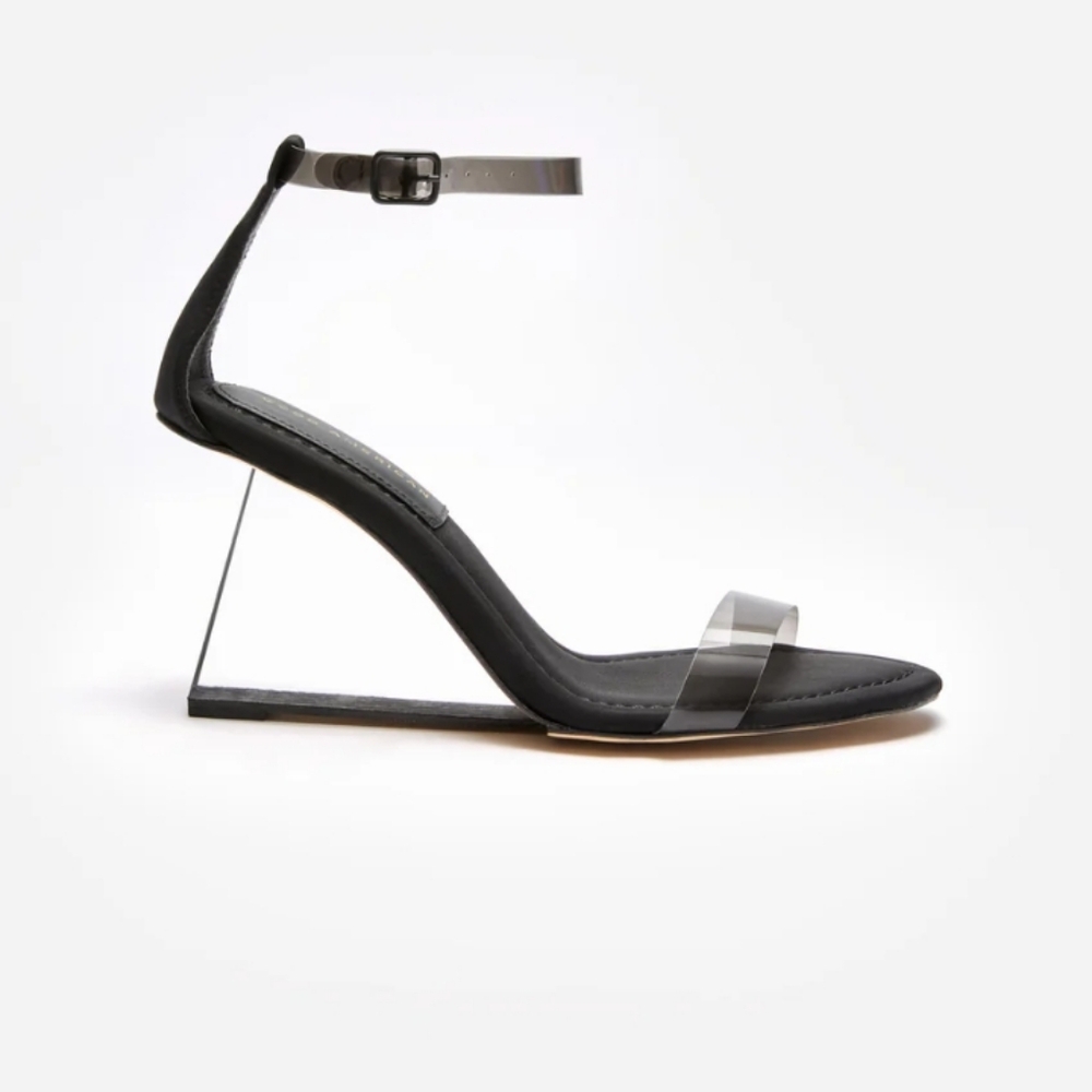 Good American Cinderella Ankle Wrap Sandals Size 4